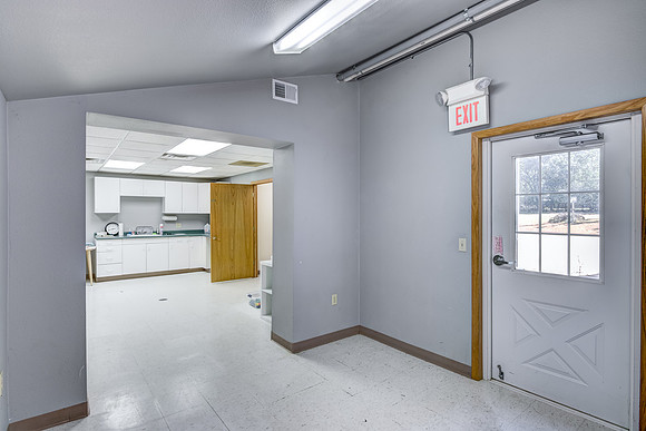 03 - main floor-24