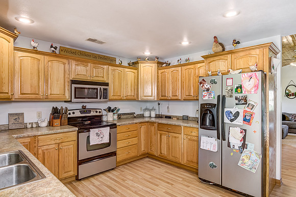 03 - Kitchen-2