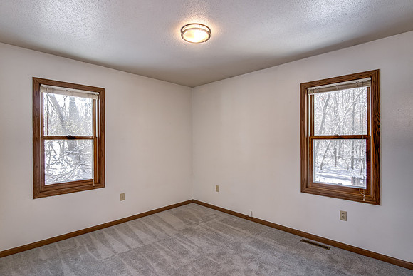 10 - Main Level Bedroom - 1-2