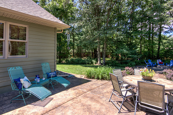 19 - Backyard-14