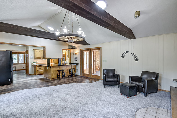 05 - Family Room-4