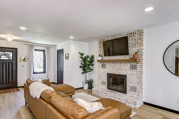 02 - Living Room-5