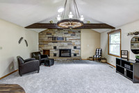 05 - Family Room-1