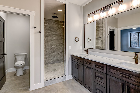 07 - Primary Bathroom-4