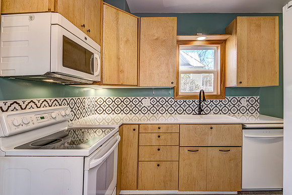 03 - Kitchen-1