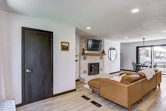 02 - Living Room-1