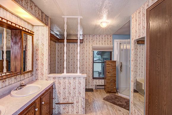 07 - Primary Bathroom-1