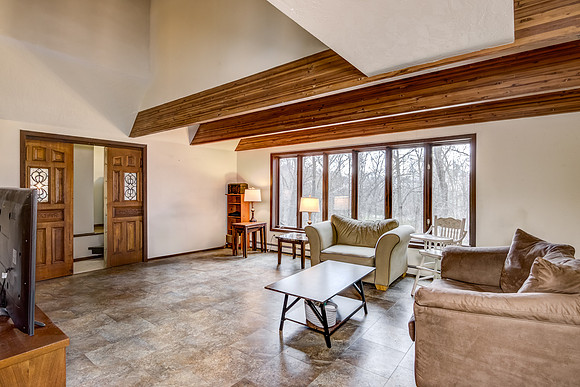 05 - Family Room-3-Edit