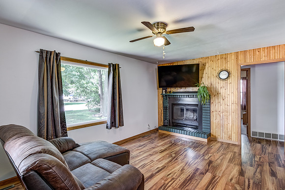 02 - Living Room-3