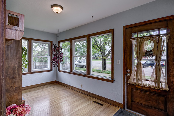 09 - Seasonal Porch-1
