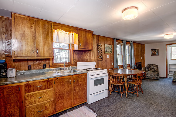 03 - Kitchen-1