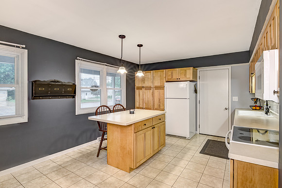 03 - Kitchen-1