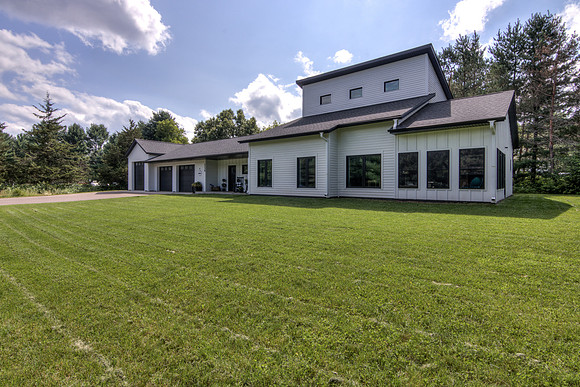 20 - Exterior-3