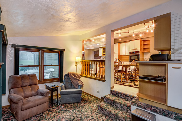 05 - Family Room-2