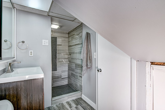 07 - Primary Bathroom-2