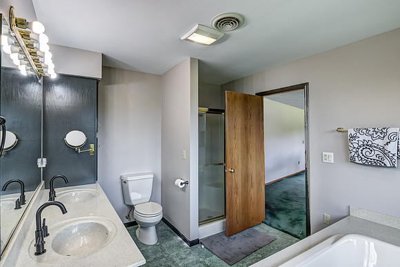 07 - Primary Bathroom-2-Edit