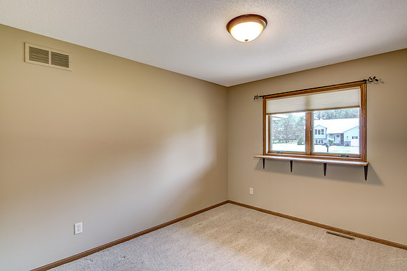 10 - Main Level Bedroom - 1-1