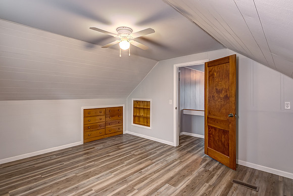 11 - Upper Level Bedroom - 1-3