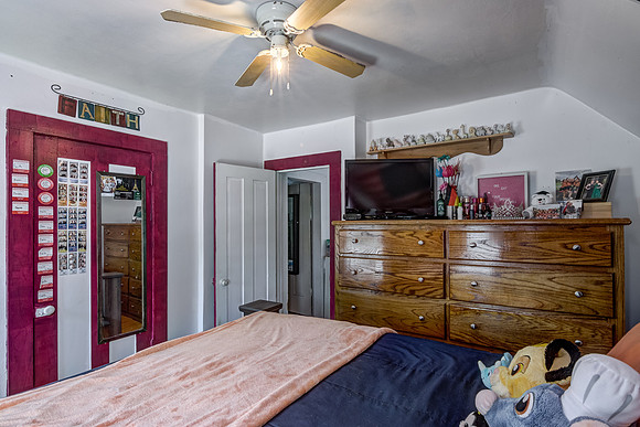 11 - Upper Level Bedroom - 2-2