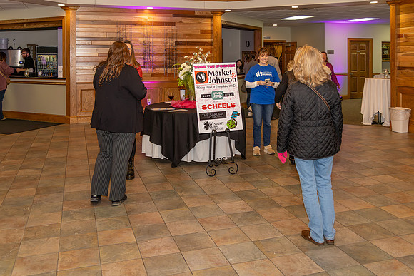 Darren Hoeppner - 21 -Purses for Paws 25-25