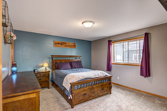 06 - Primary Bedroom-1