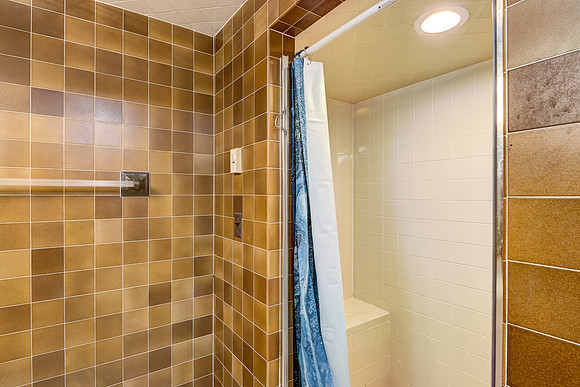 12b - Bathroom-4
