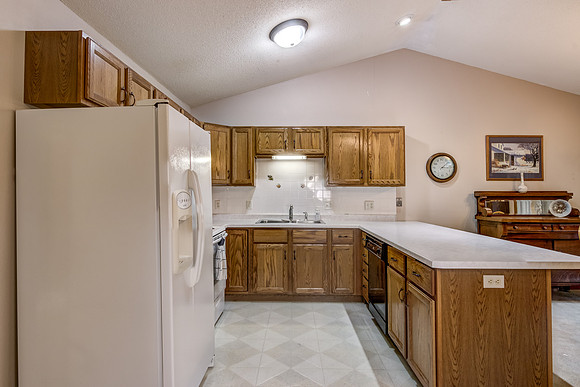 03 - Kitchen-1