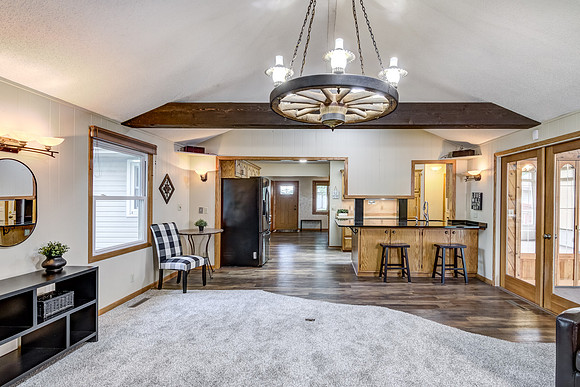 05 - Family Room-8