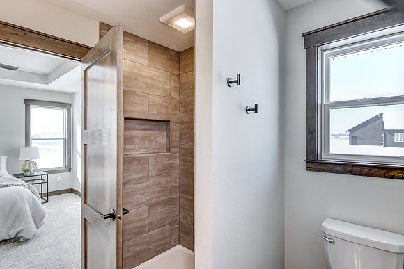 07 - Primary Bathroom-2