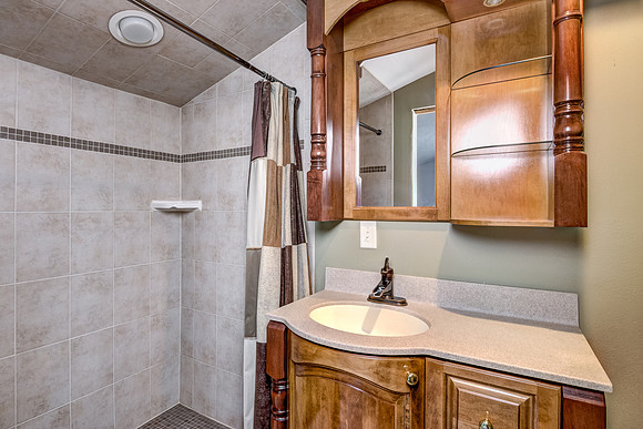 07 - Primary Bathroom-1