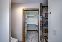 07 - Primary Bathroom-7