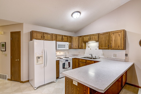 03 - Kitchen-3