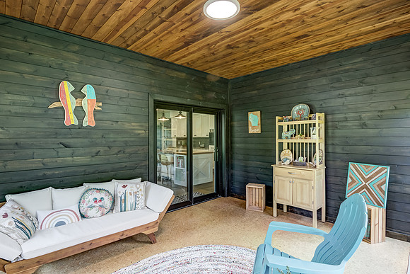 09 - Seasonal Porch-5