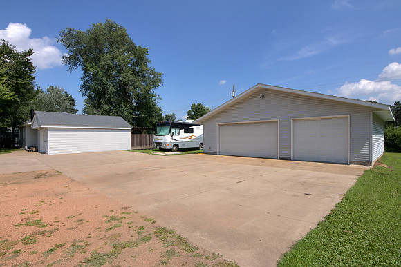 18 - Outbuilding-2