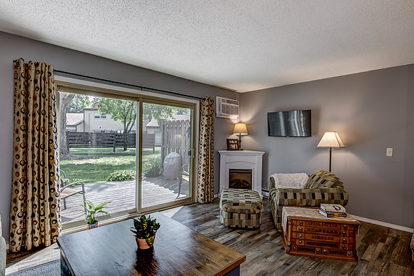 02 - Living Room-2