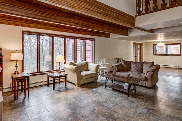 05 - Family Room-5-Edit