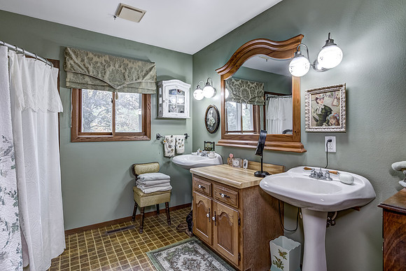 12b - Bathroom-1