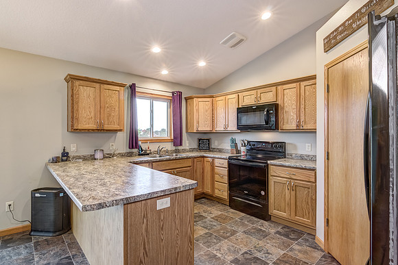 03 - Kitchen-3