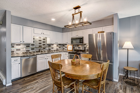 03 - Kitchen-3