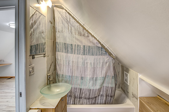 12b - Bathroom-5