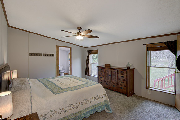 06 - Primary Bedroom-1