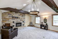 05 - Family Room-5