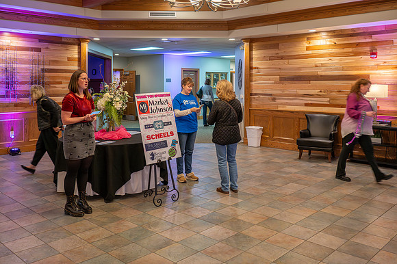 Tim Abraham - 21 -Purses for Paws 25-41