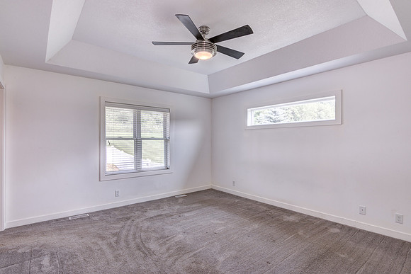 06 - Primary Bedroom-1