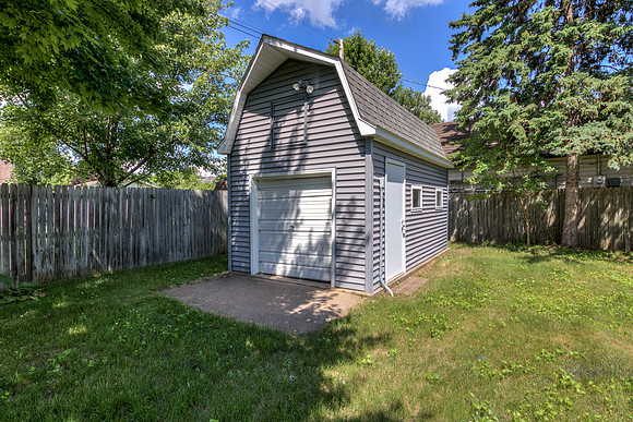 18 - Outbuilding-1