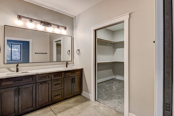 07 - Primary Bathroom-2