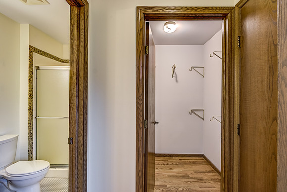 07 - Primary Bathroom-2