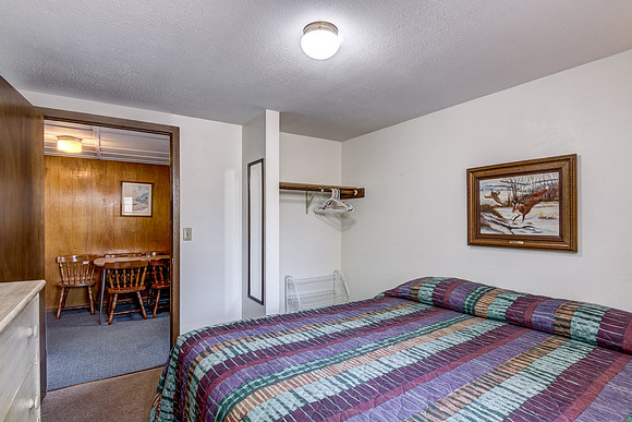 10 - Main Level Bedroom - 3-2