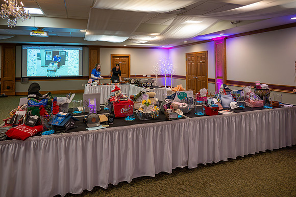 Tim Abraham - 21 -Purses for Paws 25-77