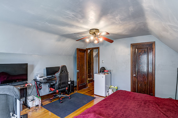 11 - Upper Level Bedroom - 1-2